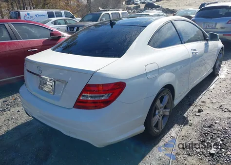 2012 Mercedes-Benz C 250 из США, поврежденный, VIN WDDGJ4HB5CF891872